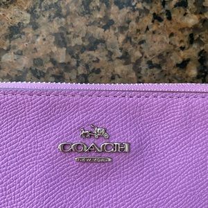 Coach wristlet- orchid color brand new never used